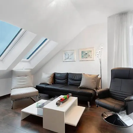 Klimaanlage Und Weitsicht Zum Feldberg - Weinlese Apartment